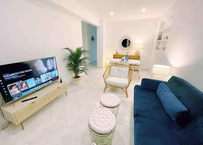 First Line Arenal Beach, Boho Chic Parking Apartmán