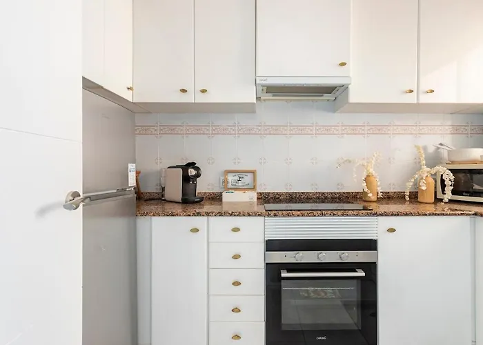 First Line Arenal Beach, Boho Chic Parking Apartmán *