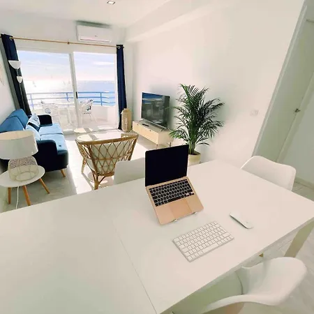 Appartement First Line Arenal Beach, Boho Chic Parking