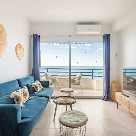 First Line Arenal Beach, Boho Chic Parking شقة